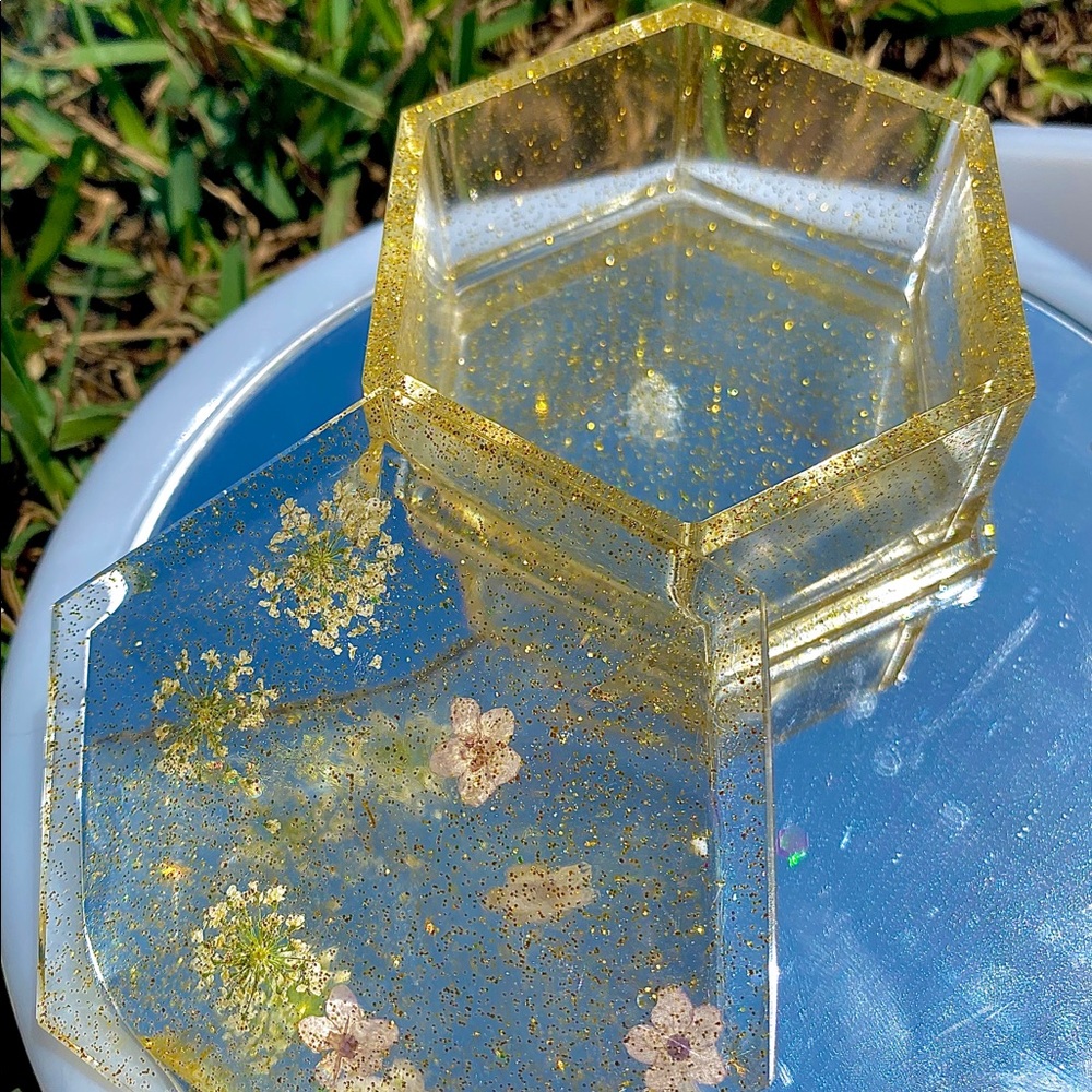 💛GOLD RESIN FLOWER JEWELRY BOX💛